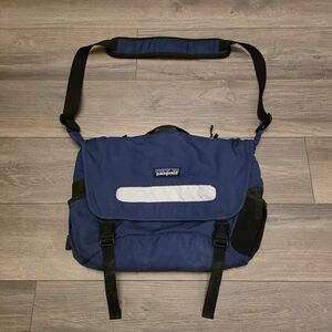 Vtg Patagonia Crtical Messenger Bag Navy Blue